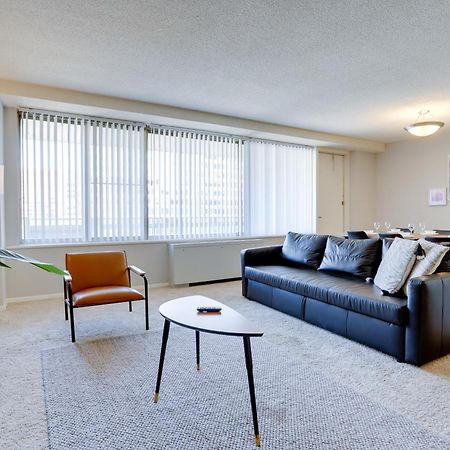 Beautiful 2Br Apartment At Crystal City With Gym 알링턴 외부 사진