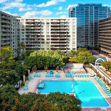Beautiful 2Br Apartment At Crystal City With Gym 알링턴 외부 사진