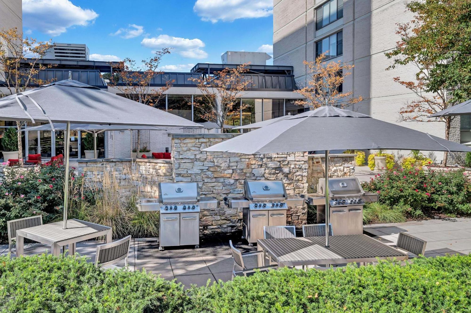 Beautiful 2Br Apartment At Crystal City With Gym 알링턴 외부 사진