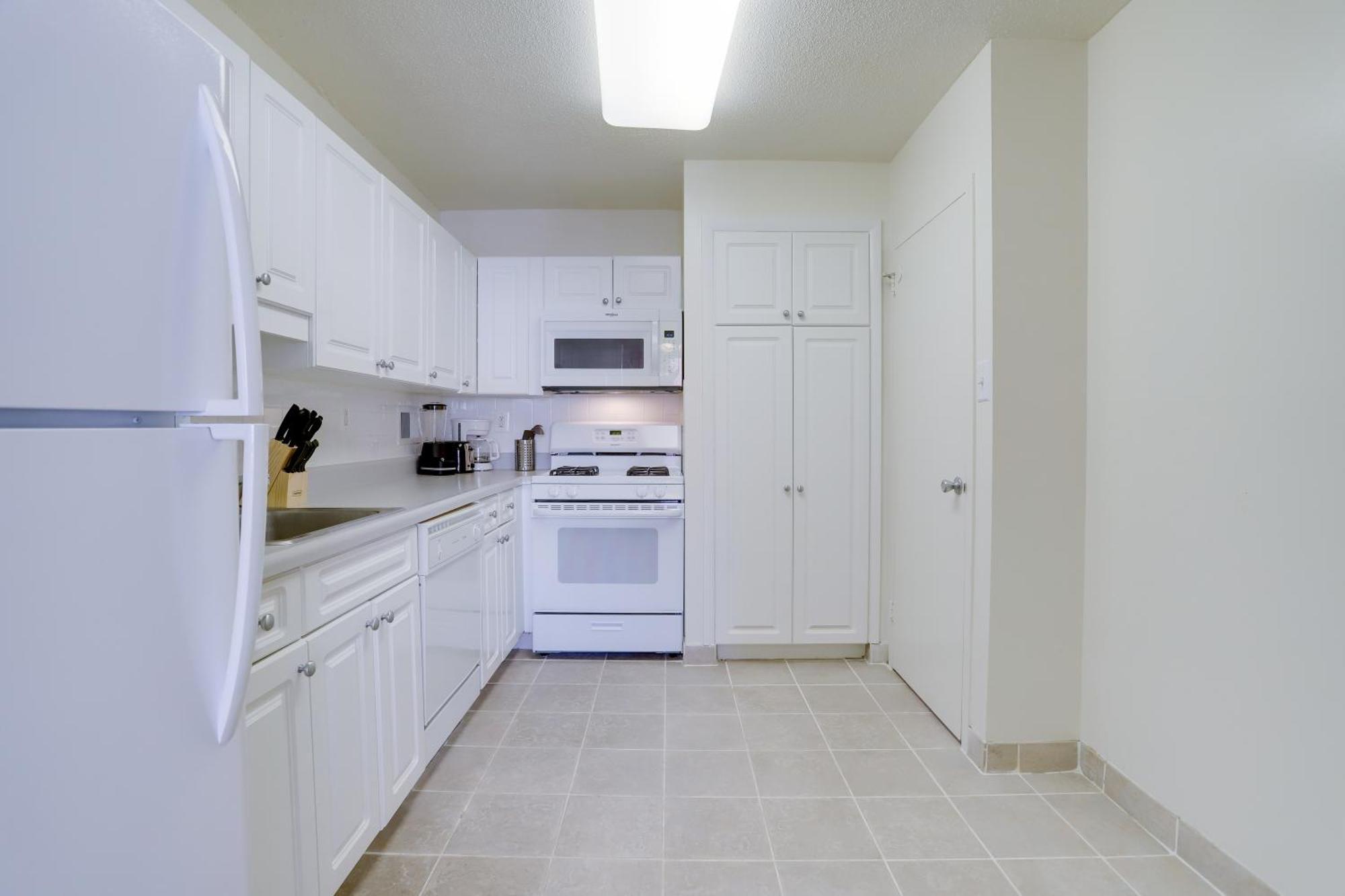 Beautiful 2Br Apartment At Crystal City With Gym 알링턴 외부 사진