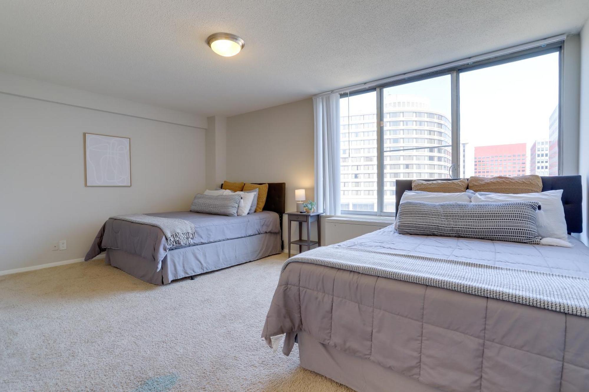 Beautiful 2Br Apartment At Crystal City With Gym 알링턴 외부 사진