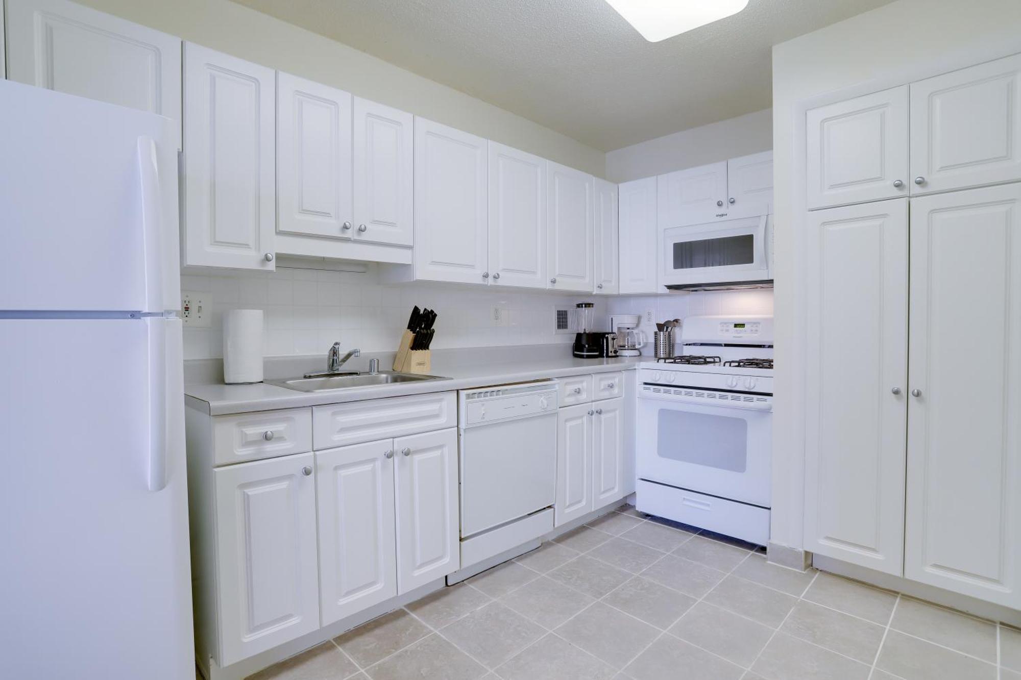 Beautiful 2Br Apartment At Crystal City With Gym 알링턴 외부 사진